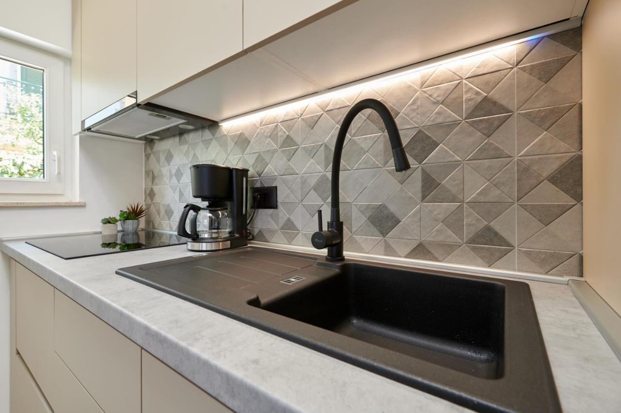 Elli Apartment